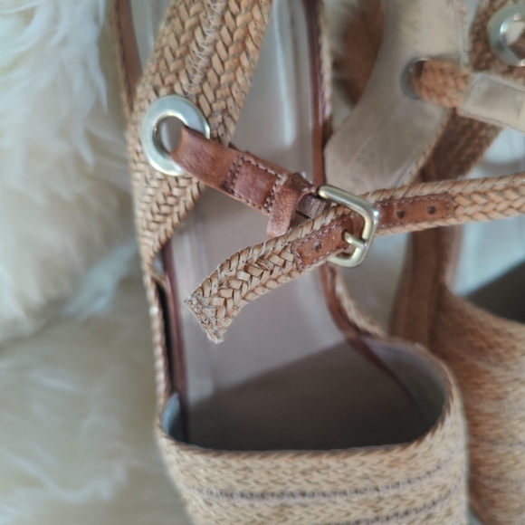 Stuart Weitzman wedge shoe size 9 - Picture 2 of 8